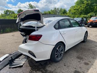 2024 Kia Forte LXS - Exterior Rear Right Corner Image